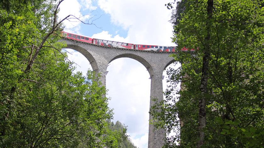 Trenino Rosso dell’Albula: da Davos a Tirano tra eMTB, treni storici e panorami alpini. Cap. 2