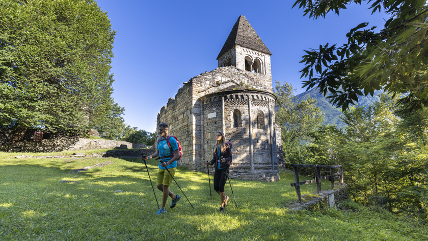 Estate in Valtellina: spunti di viaggio lungo il Sentiero Valtellina tra gusto DOP e IGP e natura