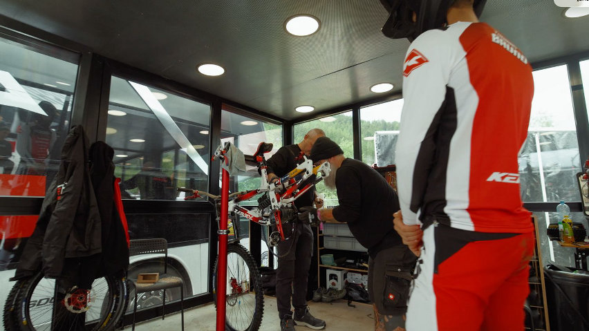 boa fit system e ms-racing team a leogang per la coppa del mondo mtb - officina 02