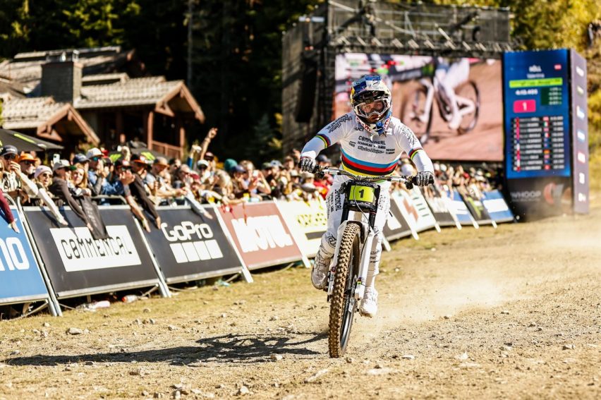 world cup dh whistler - vali holl arrivo