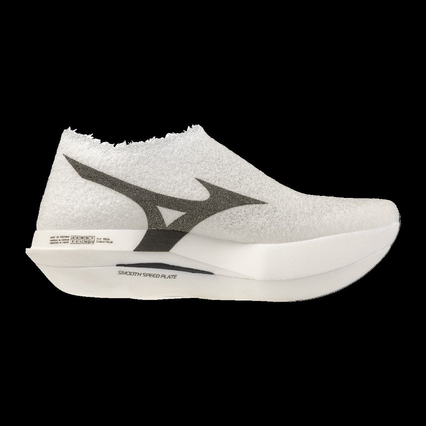 Con Mizuno Hyperwarp 96, il brand introduce un nuovo modello di scarpa da running della categoria performance, sviluppato attorno alla riduzione estrema del peso complessivo.