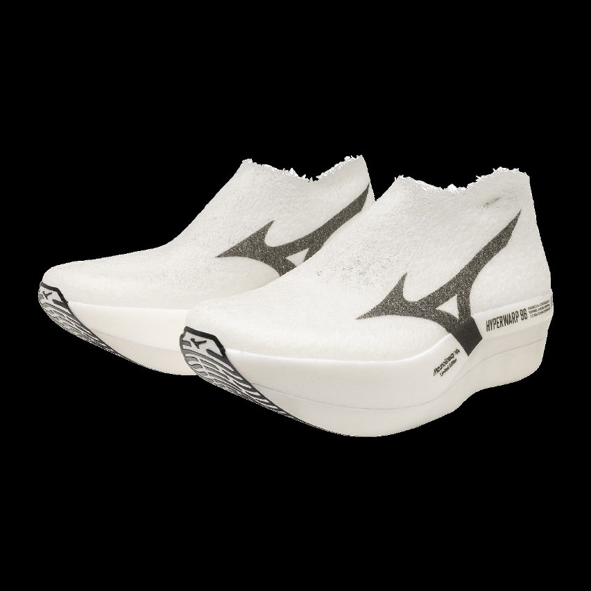 Con Mizuno Hyperwarp 96, il brand introduce un nuovo modello di scarpa da running della categoria performance, sviluppato attorno alla riduzione estrema del peso complessivo.