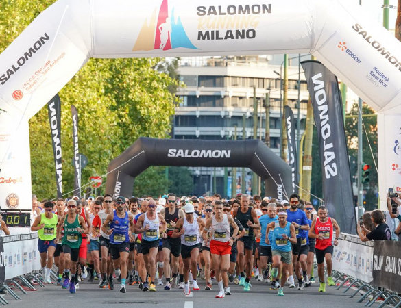 La sedicesima edizione della Salomon Running Milano ha riportato in città 3.000 runner, trasformando per una mattina la metropoli in un percorso muscolare fatto di salite, sterrati e passaggi nella Milano inedita.