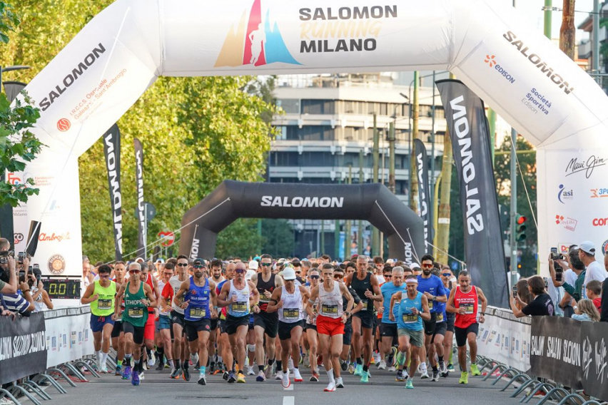 La sedicesima edizione della Salomon Running Milano ha riportato in città 3.000 runner, trasformando per una mattina la metropoli in un percorso muscolare fatto di salite, sterrati e passaggi nella Milano inedita.
