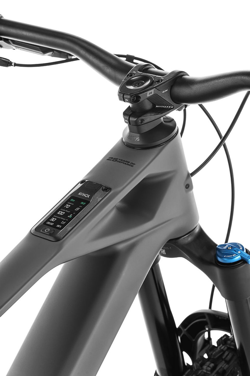 Mondraker Zendit R e Zendit S con motore Avinox M2S e batteria da 800 Wh - top tube