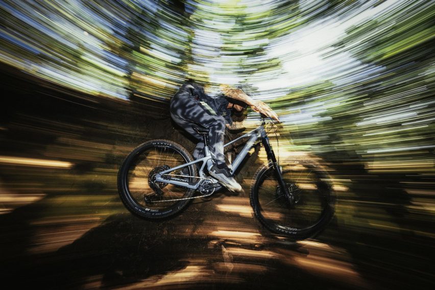 Mondraker Zendit R e Zendit S con motore Avinox M2S e batteria da 800 Wh - action