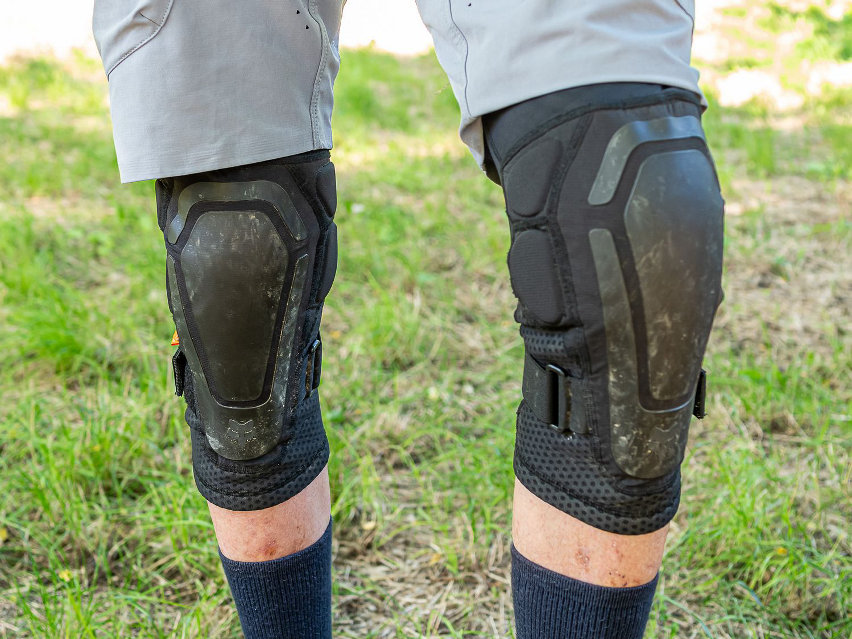 protezioni mountain bike - guida pratica - fox launche pro knee guard
