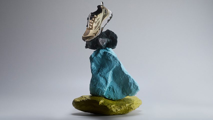 OFF-WHITE™ Be Right Back Trail Vibram 01