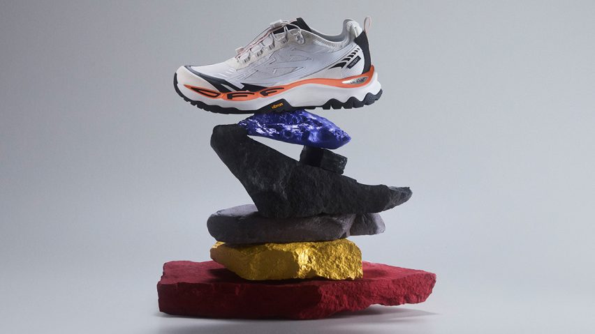 OFF-WHITE™ Be Right Back Trail Vibram 01