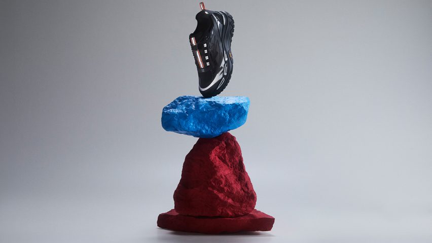 OFF-WHITE™ Be Right Back Trail Vibram 01