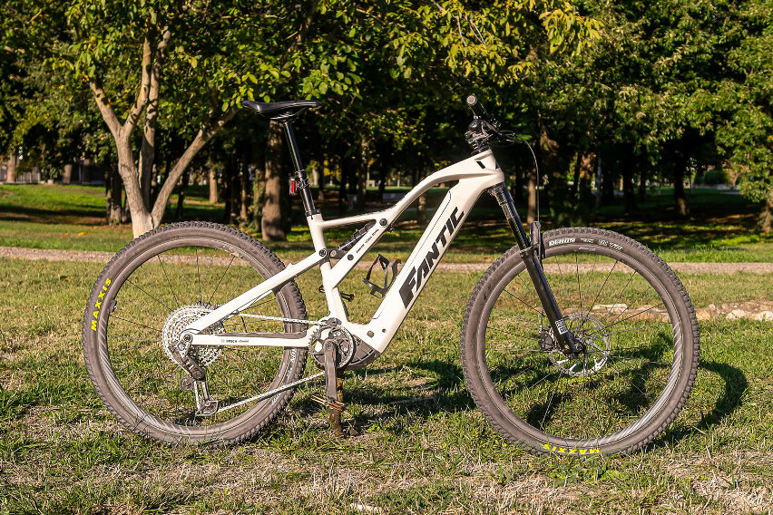 fantic sierra factory - emtb con bosch cx gen 5 - bici lato dx
