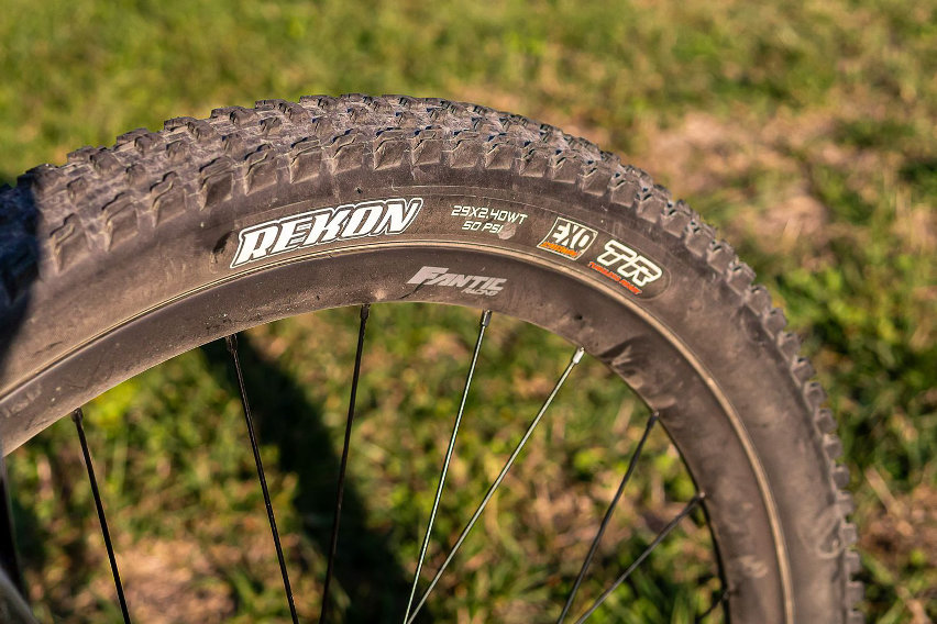 fantic sierra factory - emtb con bosch cx gen 5 - pneumatico maxxis rekon