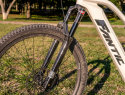 RockShox Lyrik Ultimate - test forcella MTB - vista laterale