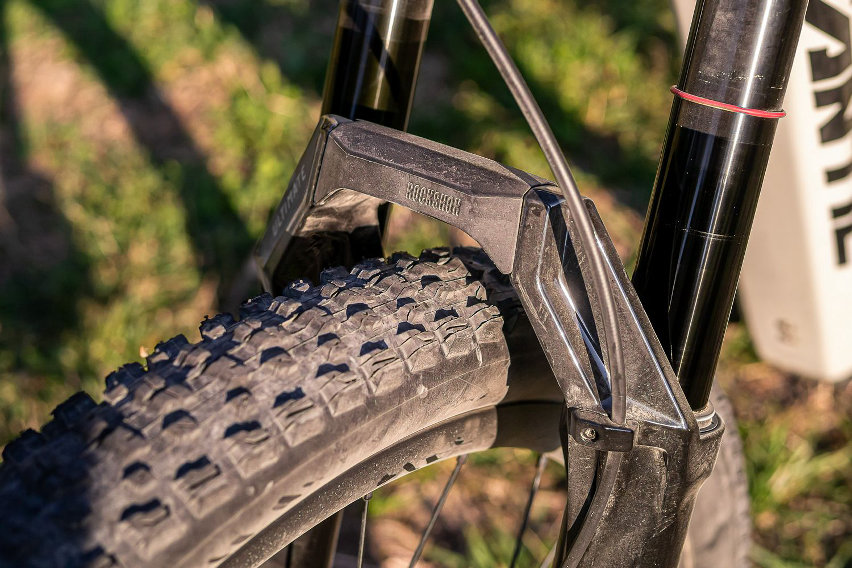 RockShox Lyrik Ultimate - test forcella MTB - archetto frontale