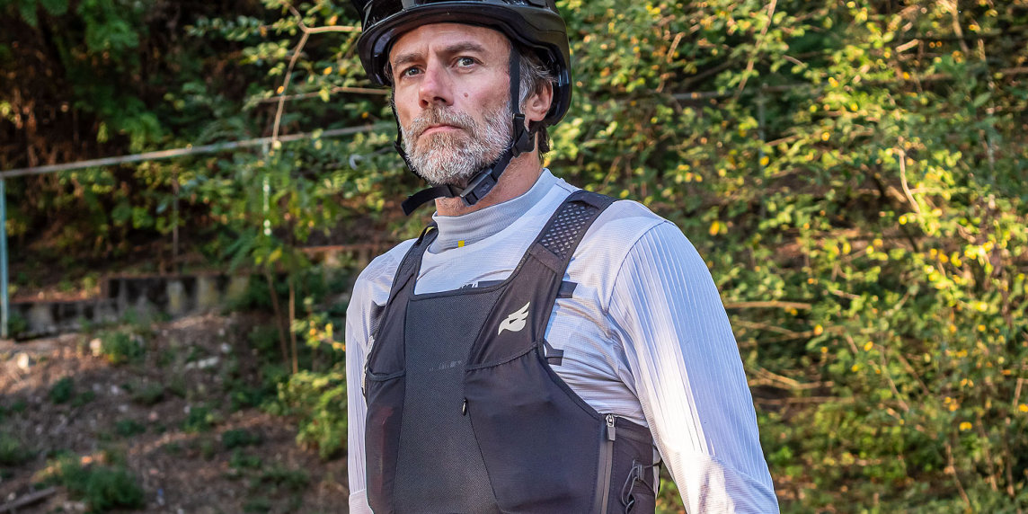 Bluegrass Venture Vest: protezione per torace e schiena con trasporto integrato