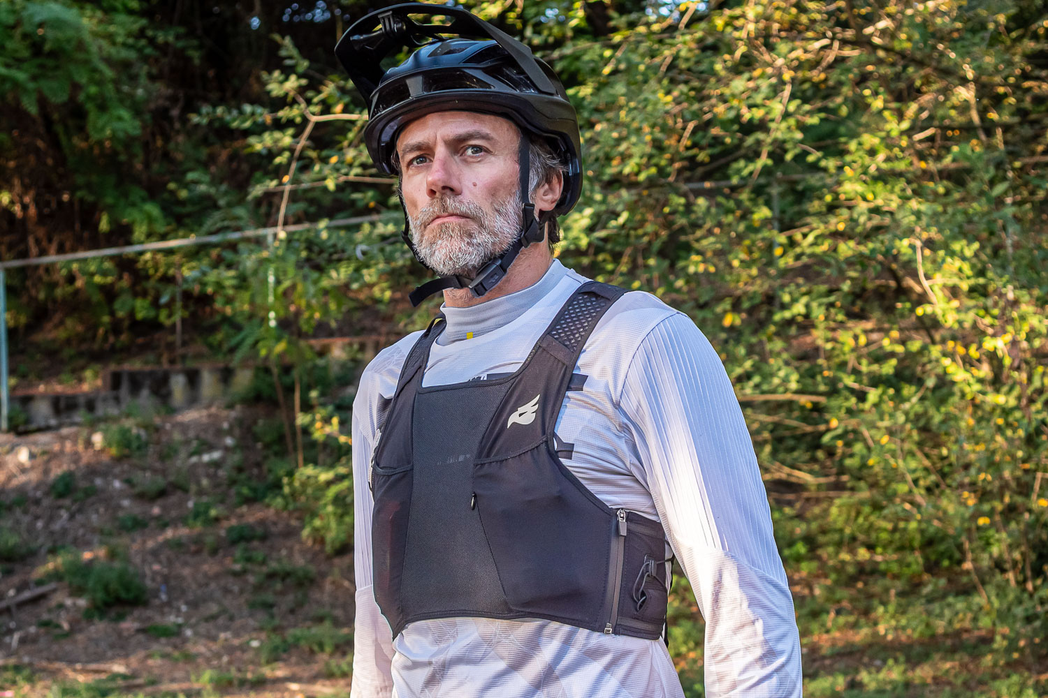 bluegrass venture vest - test gilet protettivo mtb - cover