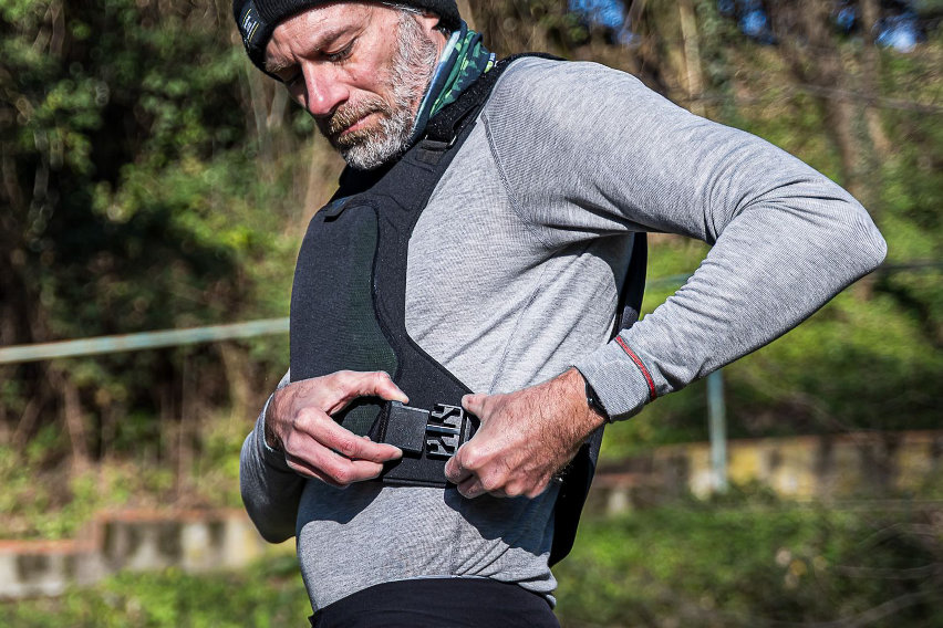 protezioni mountain bike - guida pratica - clip chiusura laterale
