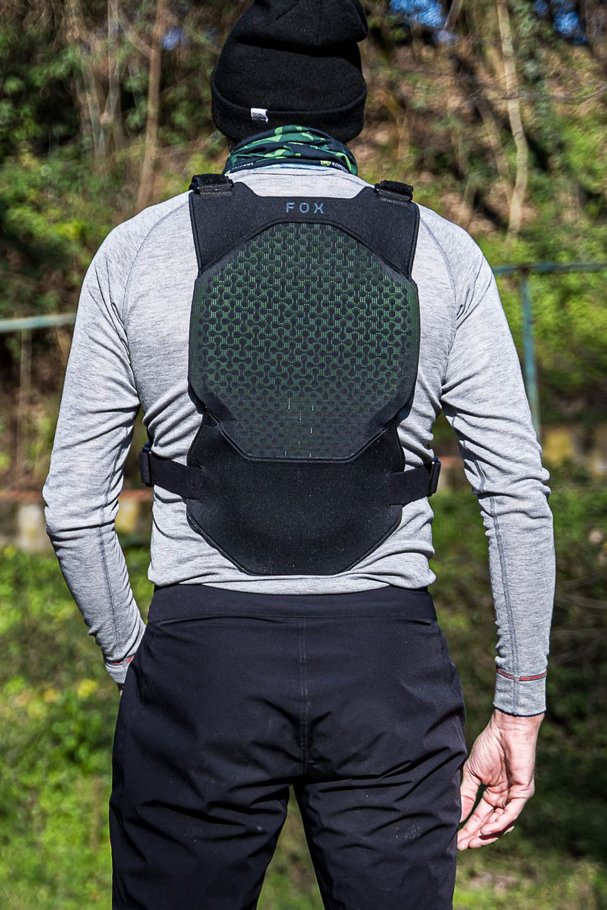 protezioni mountain bike - guida pratica - fox airframe - dorso