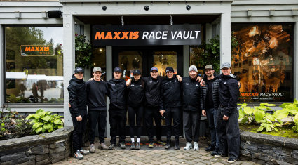 maxxis race vault - whistler - cover