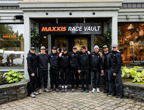 Maxxis celebra 30 anni di racing: a Whistler nasce il Race Vault