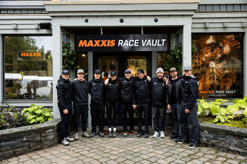 maxxis race vault - whistler - cover