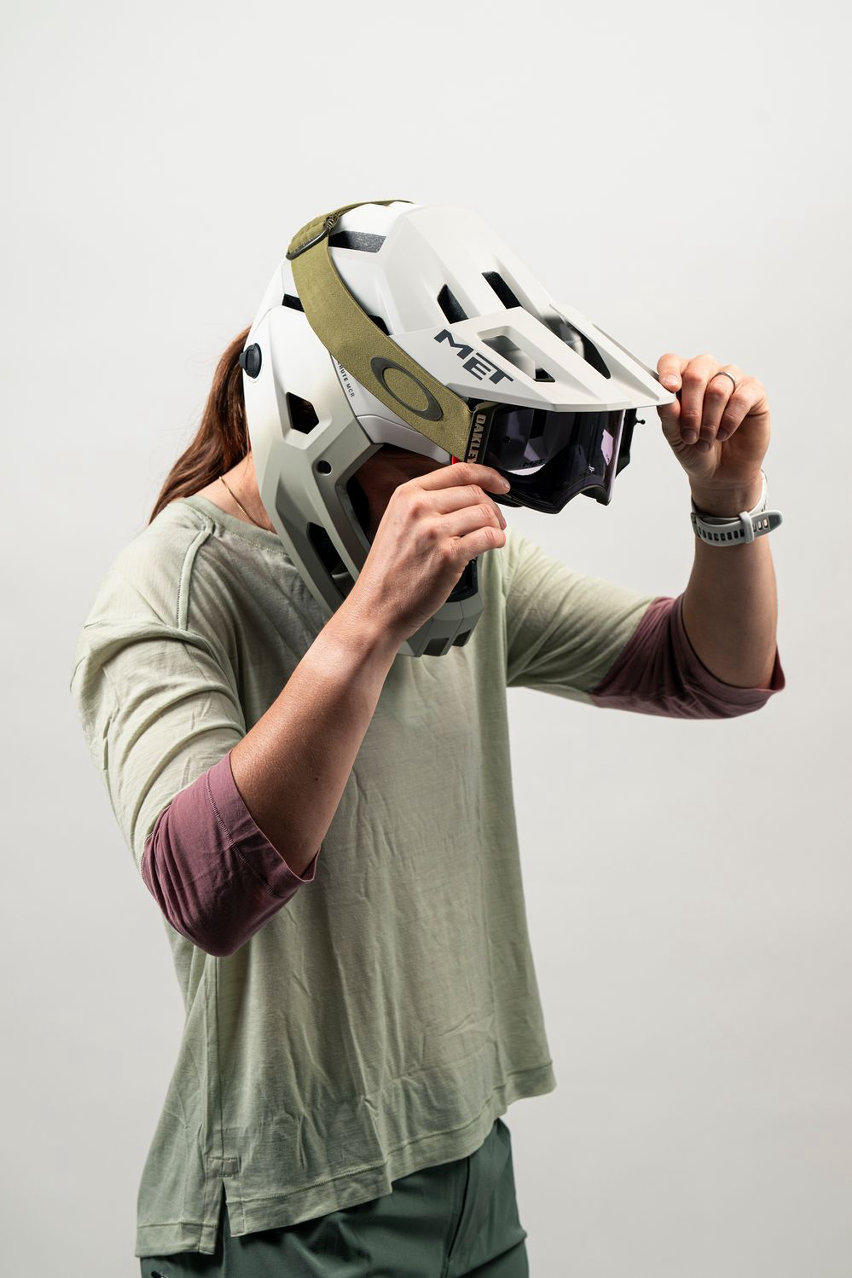 met parachute mcr 2 - casco integrale convertibile - lifestyle 2